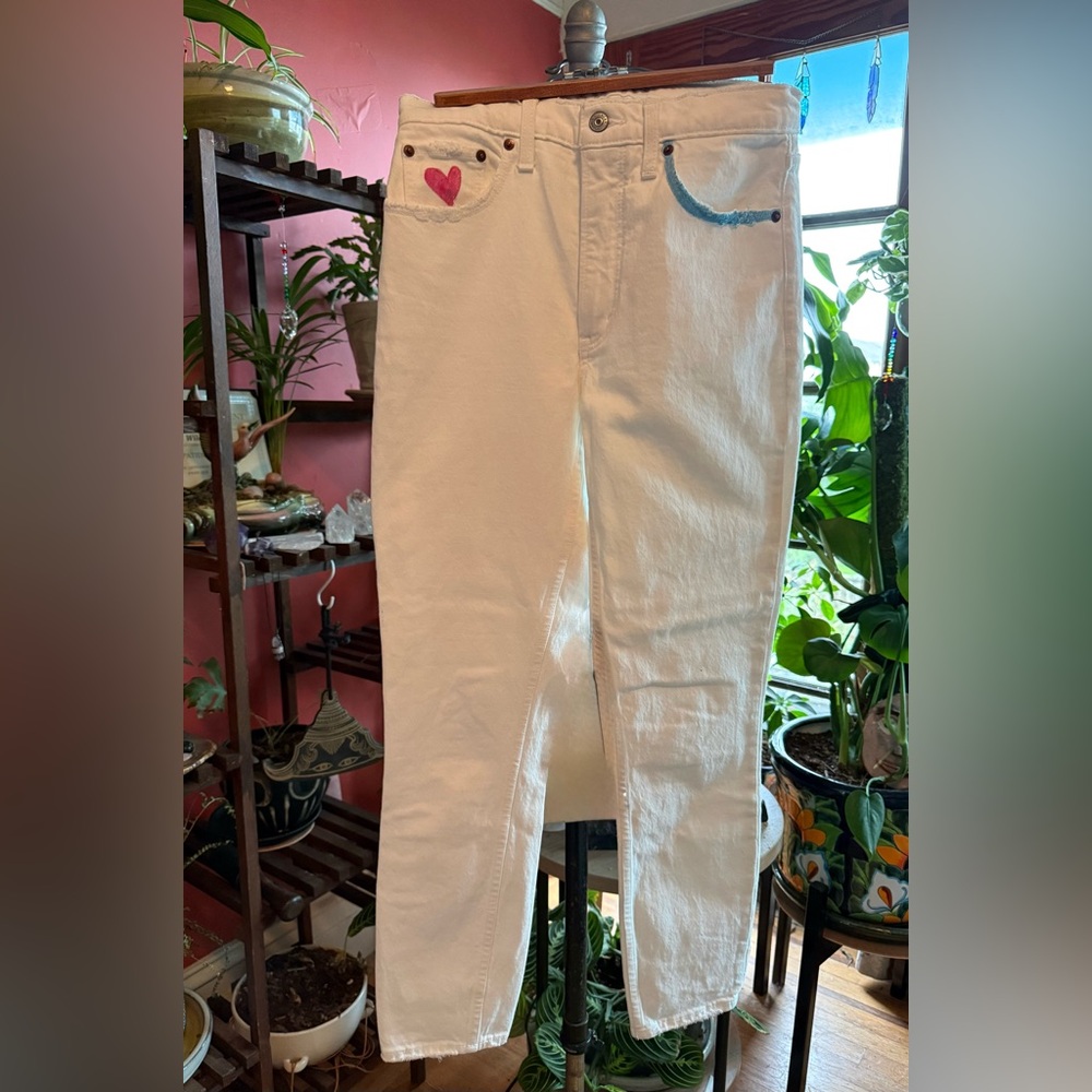 Hand crafted
Hand-Painted White Jeans with Heart Designs